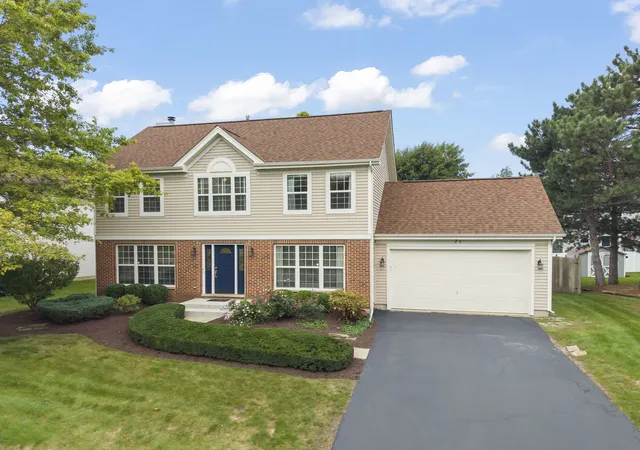 Photo 3 of Single family home for sale at 71 Cold Spring Ct, Aurora, IL 60506 | MLS# 12771327 | Listing updated on 2026-10-04