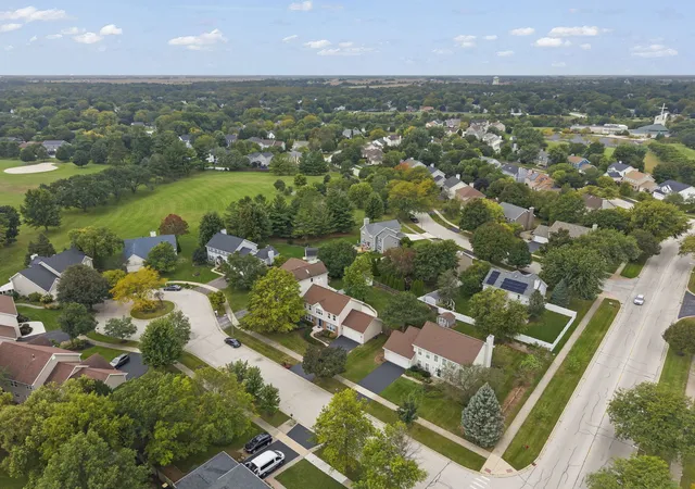 Photo 2 of Single family home for sale at 71 Cold Spring Ct, Aurora, IL 60506 | MLS# 12771327 | Listing updated on 2026-10-21