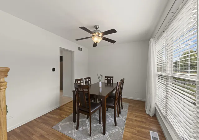 Photo 4 of Single family home for sale at 71 Cold Spring Ct, Aurora, IL 60506 | MLS# 12771327 | Listing updated on 2026-10-04