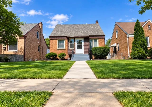 Photo 1 of Single family home for sale at 11346 S Ave G St, Chicago, IL 60617 | MLS# 12771339 | Listing updated on 2026-10-04