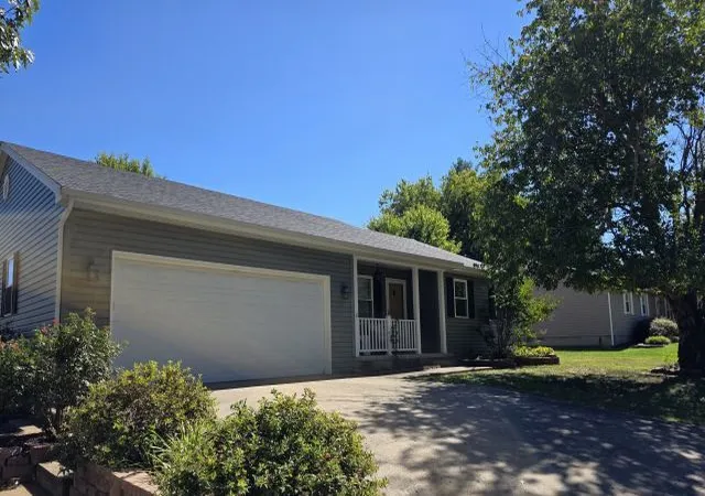 Photo 2 of Single family home for sale at 2 Acorn Dr, Harrisburg, IL 62946 | MLS# 12771341 | Listing updated on 2026-10-04