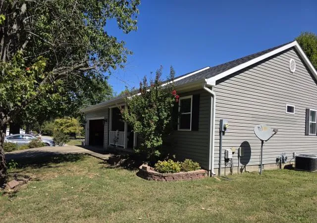 Photo 3 of Single family home for sale at 2 Acorn Dr, Harrisburg, IL 62946 | MLS# 12771341 | Listing updated on 2026-10-04