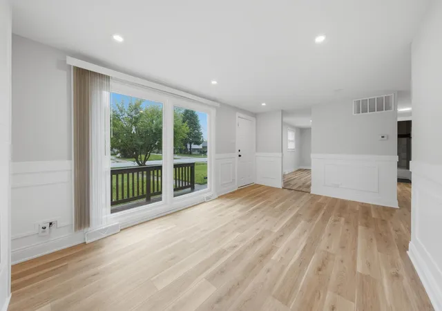 Photo 3 of Single family home for sale at 16548 Paulina St, Markham, IL 60428 | MLS# 12771351 | Listing updated on 2026-10-02