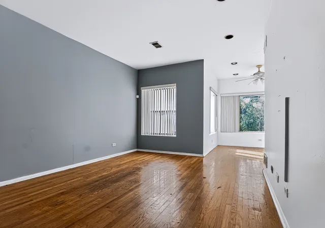 Listing Photo 4 - Condo for sale in building located at 1942 E 72Nd Pl, Chicago, IL 60649 - Unit #2A