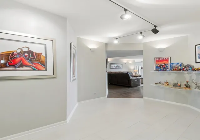 Listing Photo 4 - Condo for sale in building located at 3851 Mission Hls Rd, Northbrook, IL 60062 - Unit #303
