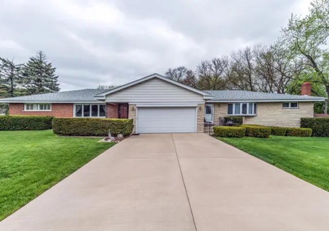Photo 1 of Single family home for sale at 21w146 Tee Ln, Itasca, IL 60143 | MLS# 12771385 | Listing updated on 2026-10-04