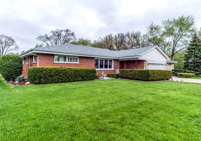 Photo 2 of Single family home for sale at 21w146 Tee Ln, Itasca, IL 60143 | MLS# 12771385 | Listing updated on 2026-10-04