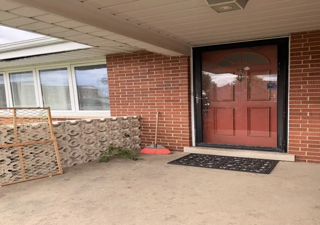 Photo 4 of Single family home for sale at 21w146 Tee Ln, Itasca, IL 60143 | MLS# 12771385 | Listing updated on 2026-10-04