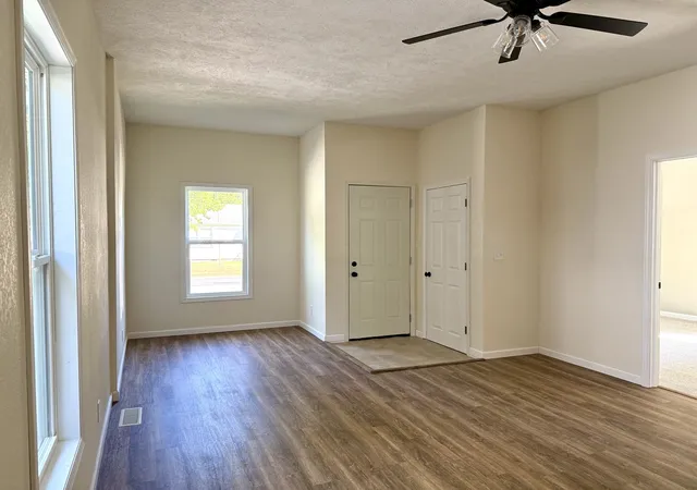 Photo 2 of Single family home for sale at 810 N Monroe St, Marion, IL 62959 | MLS# 12771387 | Listing updated on 2026-10-06