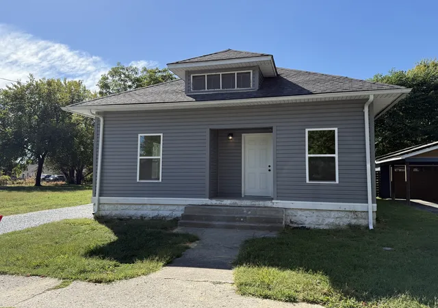 Photo 23 of Single family home for sale at 810 N Monroe St, Marion, IL 62959 | MLS# 12771387 | Listing updated on 2026-10-06