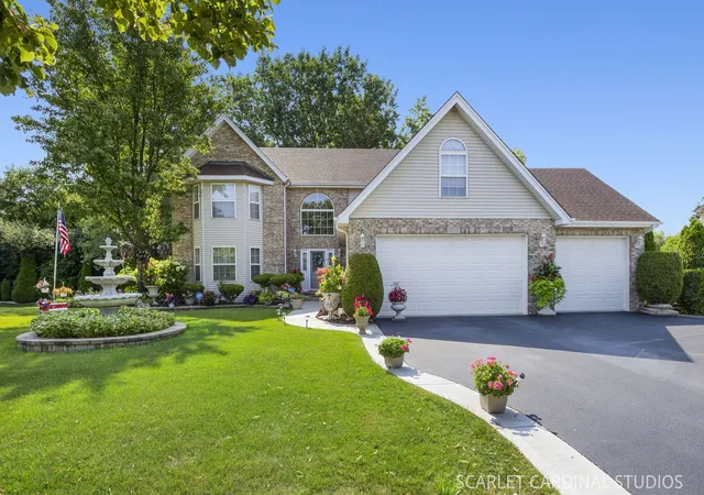 Willow Creek, Willow Creek, West Chicago, IL 60185