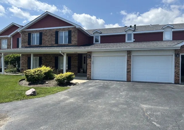 Photo 2 of Condo for sale at 7236 Cottonwood Ct #A, Willowbrook, IL 60527 | MLS# 12771431 | Listing updated on 2026-10-07