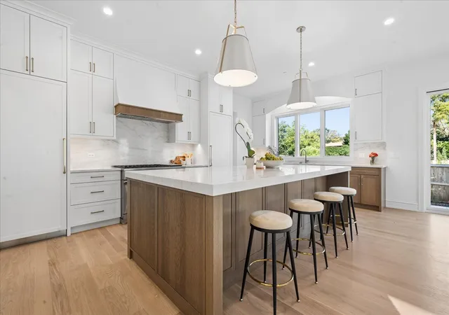 Photo 4 of Single family home for sale at 701 Lincoln Ave W, Highland Park, IL 60035 | MLS# 12771440 | Listing updated on 2026-10-09
