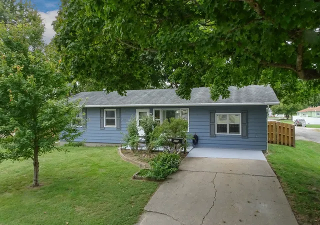 Photo 1 of Single family home for sale at 205 S Miller, Clinton, IL 61727 | MLS# 12771441 | Listing updated on 2026-10-03