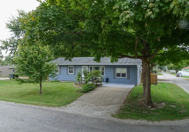 Photo 2 of Single family home for sale at 205 S Miller, Clinton, IL 61727 | MLS# 12771441 | Listing updated on 2026-10-03