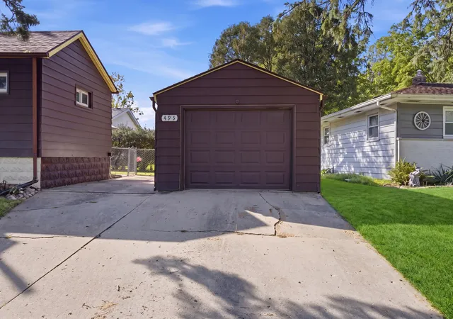 Photo 4 of Single family home for sale at 493 E Exchange St, Sycamore, IL 60178 | MLS# 12771472 | Listing updated on 2026-10-07