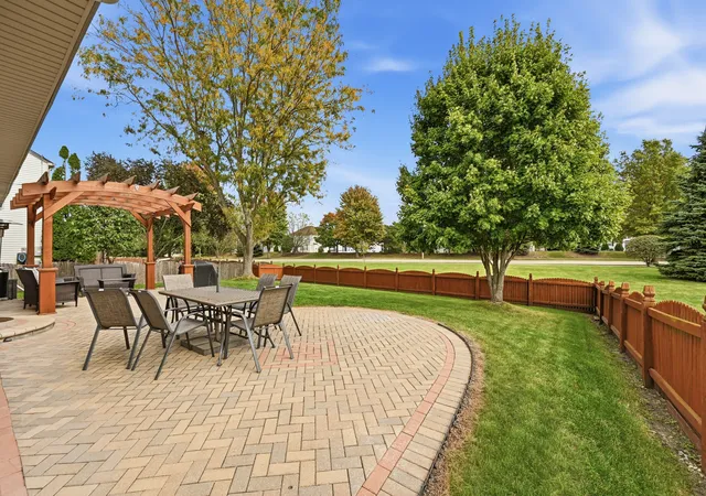 Photo 3 of Single family home for sale at 2014 Fairfield Dr, Plainfield, IL 60586 | MLS# 12771485 | Listing updated on 2026-10-21