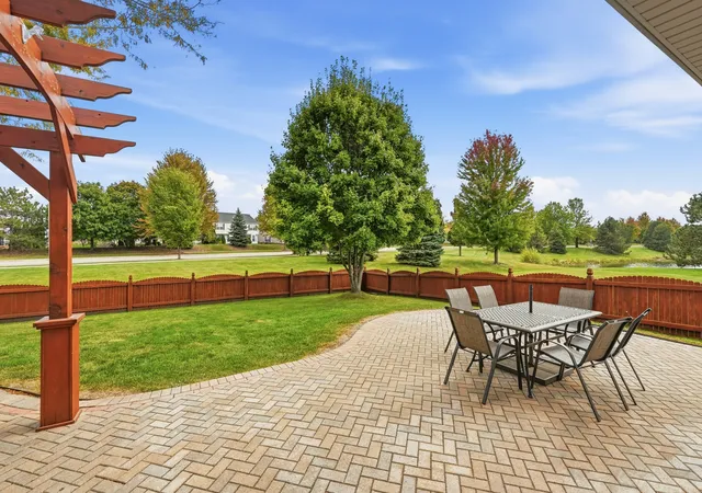 Photo 4 of Single family home for sale at 2014 Fairfield Dr, Plainfield, IL 60586 | MLS# 12771485 | Listing updated on 2026-10-21