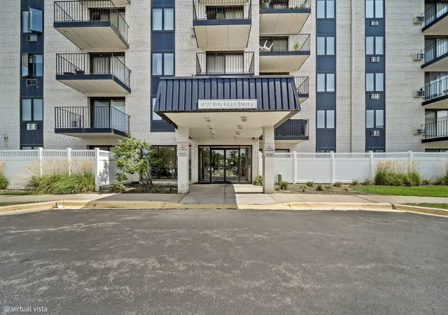 Condo for sale at 9737 N Fox Glen Dr #1G, Niles, IL 60714 | MLS# 12771494