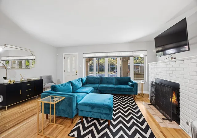 Photo 3 of Townhouse for sale at 245 S Oak Park Ave #C, Oak Park, IL 60302 | MLS# 12771497 | Listing updated on 2026-10-20