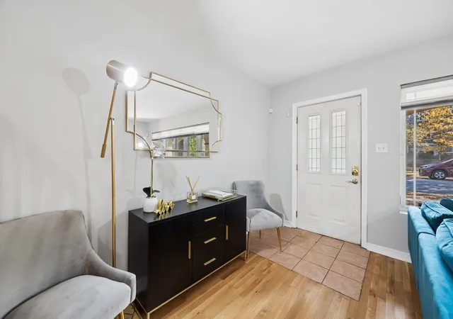 Photo 3 of Townhouse for sale at 245 S Oak Park Ave #C, Oak Park, IL 60302 | MLS# 12771497 | Listing updated on 2026-10-20