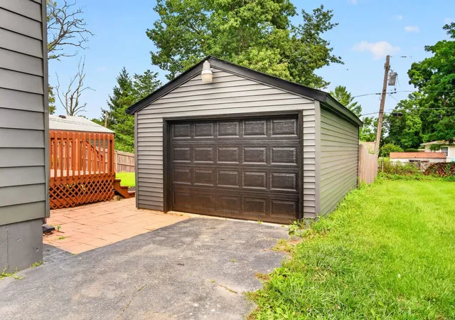 Photo 29 of Single family home for sale at 717 Kirkwood Ave, Winthrop Harbor, IL 60096 | MLS# 12771502 | Listing updated on 2026-10-06