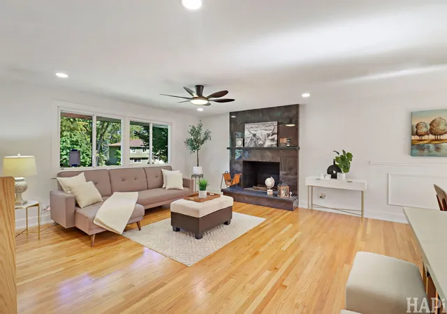 Photo 4 of Single family home for sale at 1425 Concord Ln, Schaumburg, IL 60193 | MLS# 12771507 | Listing updated on 2026-10-08