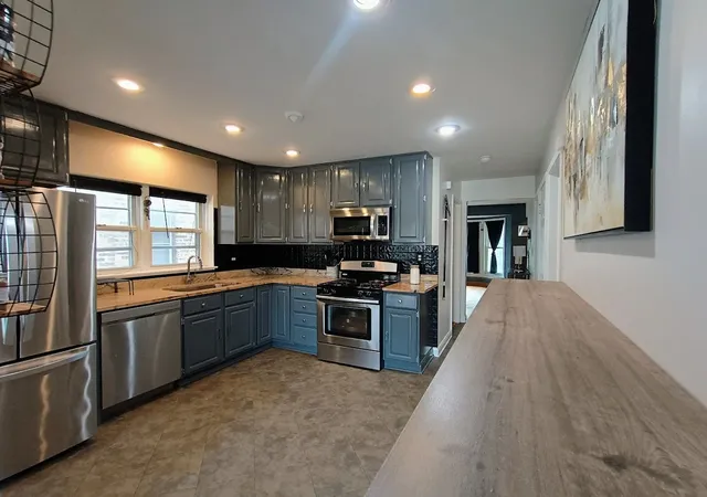 Photo 4 of Single family home for sale at 3905 N Odell Ave, Chicago, IL 60634 | MLS# 12771514 | Listing updated on 2026-09-28