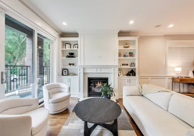 Photo 2 of Condo for sale at 2725 N Wayne Ave #1, Chicago, IL 60614 | MLS# 12771517 | Listing updated on 2026-09-29