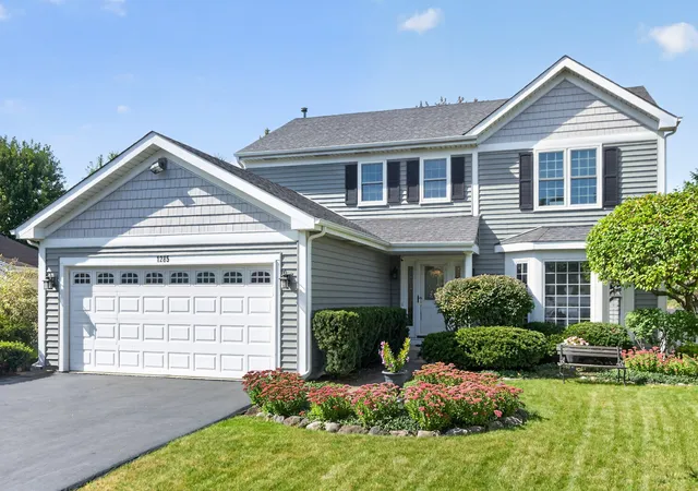 Photo 2 of Single family home for sale at 1285 Berkshire Ln, Barrington, IL 60010 | MLS# 12771529 | Listing updated on 2026-10-06