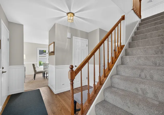 Photo 4 of Single family home for sale at 1285 Berkshire Ln, Barrington, IL 60010 | MLS# 12771529 | Listing updated on 2026-10-06
