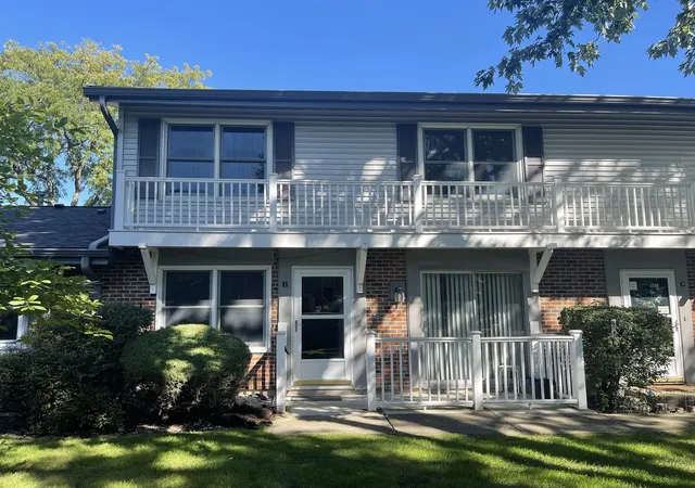 Listing Photo 1 - Condo for sale in building located at 203 Emerson Ct, Bloomingdale, IL 60108 - Unit #B