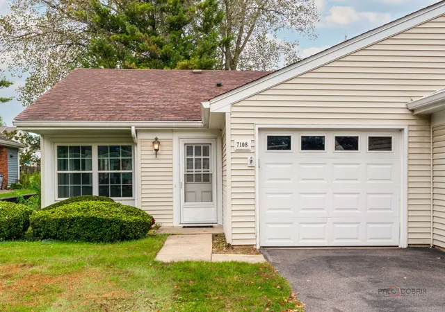 Listing Photo 1 - Condo for sale in building located at 7108 Balboa Ln, Fox Lake, IL 60020
