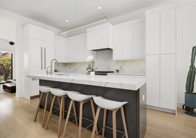 Photo 4 of Single family home for sale at 1940 W Superior St, Chicago, IL 60622 | MLS# 12771539 | Listing updated on 2026-10-06