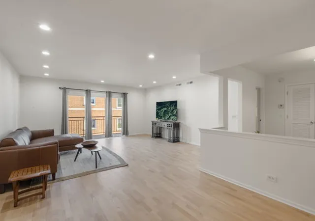 Photo 3 of Condo for sale at 5320 N Lowell Ave #506, Chicago, IL 60630 | MLS# 12771554 | Listing updated on 2026-10-06