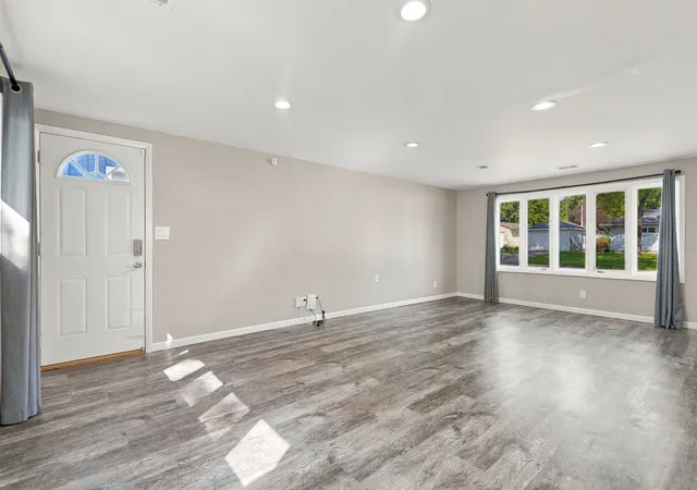 Photo 3 of Single family home for sale at 2916 28th Avenue, Rock Island, IL 61201 | MLS# 12771570 | Listing updated on 2026-10-05