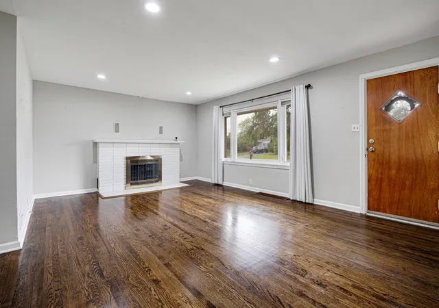 Photo 3 of Sale Pending at 3256 Otto St, Lansing, IL 60438 | MLS# 12771585 | Listing updated on 2026-10-03