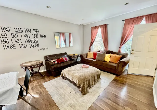 Photo 4 of Single family home for sale at 1641 N Mozart St, Chicago, IL 60647 | MLS# 12771604 | Listing updated on 2026-10-05