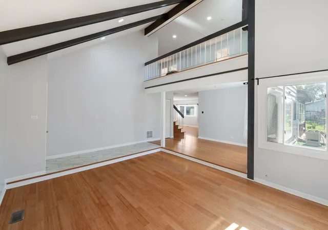 Photo 3 of Single family home for sale at 5810 Easton Ct, Hanover Park, IL 60133 | MLS# 12771611 | Listing updated on 2026-10-07
