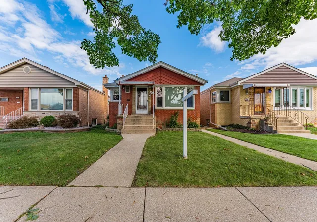 Photo 2 of Single family home for sale at 3920 W 84th Place, Chicago, IL 60652 | MLS# 12771617 | Listing updated on 2026-09-29