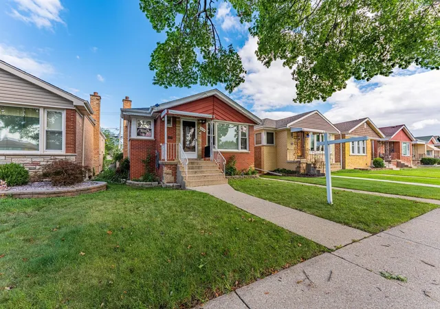 Photo 3 of Single family home for sale at 3920 W 84th Place, Chicago, IL 60652 | MLS# 12771617 | Listing updated on 2026-09-29