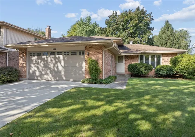 Photo 1 of Single family home for sale at 1006 Longford Dr, Westmont, IL 60559 | MLS# 12771619 | Listing updated on 2026-10-02