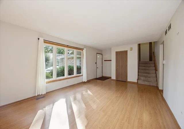 Photo 2 of Single family home for sale at 1006 Longford Dr, Westmont, IL 60559 | MLS# 12771619 | Listing updated on 2026-10-02