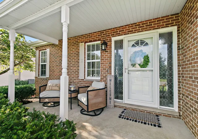 Photo 2 of Single family home for sale at 1282 Mason St, De Kalb, IL 60115 | MLS# 12771624 | Listing updated on 2026-10-08