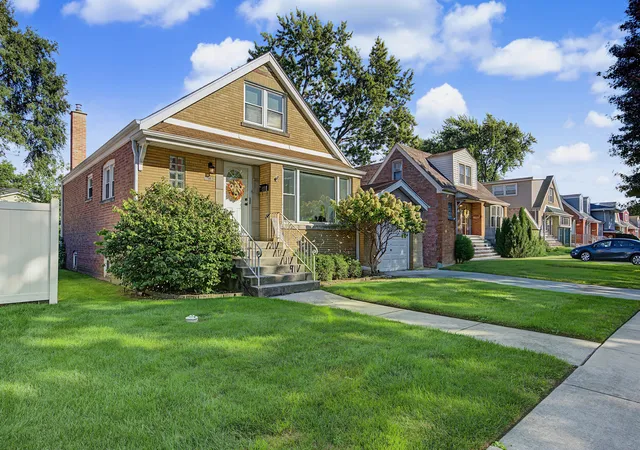 Photo 2 of Single family home for sale at 11003 S Tripp Ave, Oak Lawn, IL 60453 | MLS# 12771631 | Listing updated on 2026-10-04