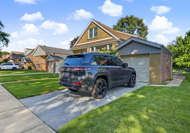 Photo 3 of Single family home for sale at 11003 S Tripp Ave, Oak Lawn, IL 60453 | MLS# 12771631 | Listing updated on 2026-10-04