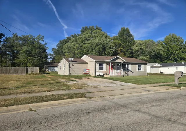 Photo 1 of Sale Pending at 720 Airport Rd, Mt Vernon, IL 62864 | MLS# 12771642 | Listing updated on 2026-10-05
