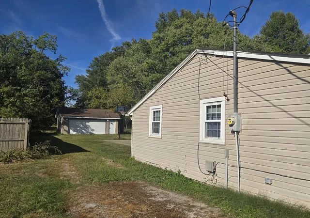 Photo 2 of Sale Pending at 720 Airport Rd, Mt Vernon, IL 62864 | MLS# 12771642 | Listing updated on 2026-10-05