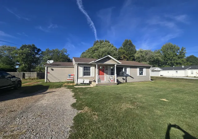 Photo 3 of Sale Pending at 720 Airport Rd, Mt Vernon, IL 62864 | MLS# 12771642 | Listing updated on 2026-10-05