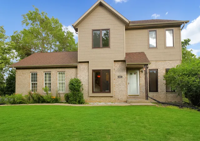 Photo 2 of Single family home for sale at 307 Blackstone Ave, Willow Springs, IL 60480 | MLS# 12771661 | Listing updated on 2026-10-04